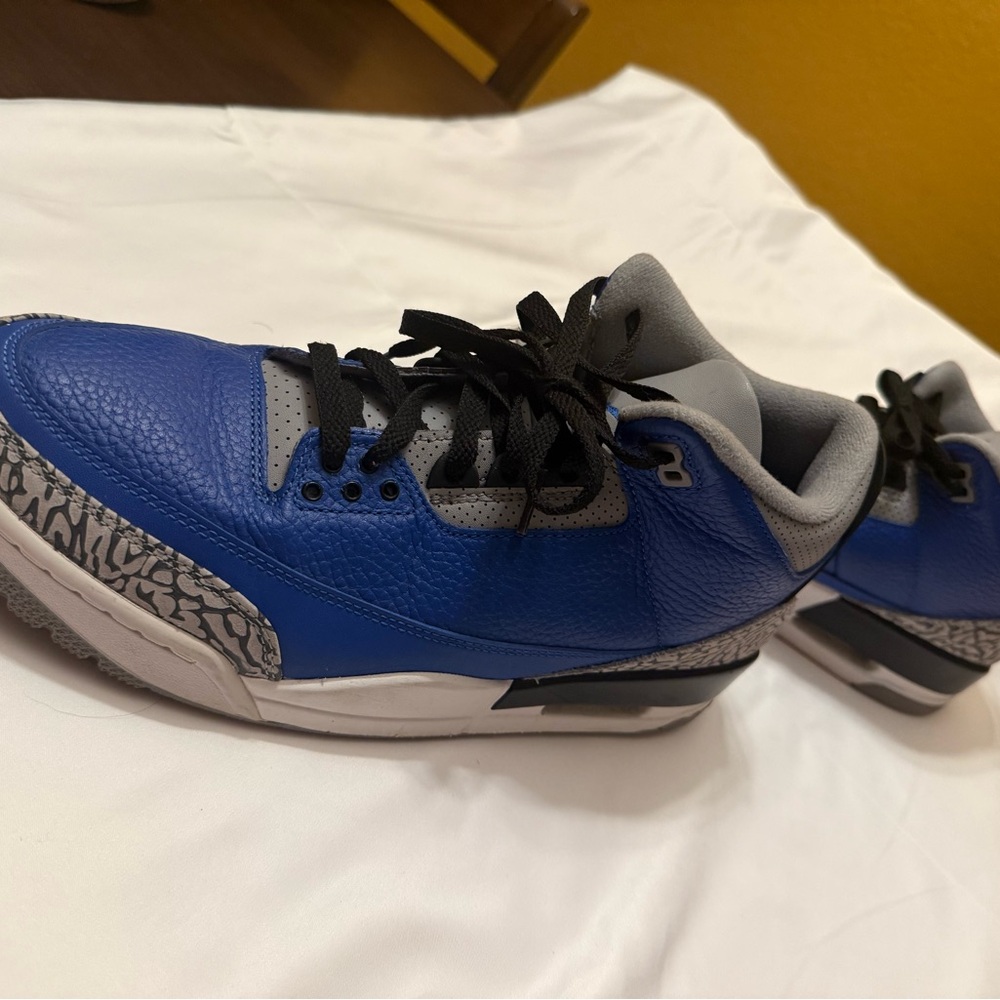 Air Jordan 3 Retro varsity Royal Cement size 12 Mens Blue Black Sneakers - Picture 3 of 11